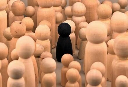 alienation-7703829_640 alienation-7703829_640